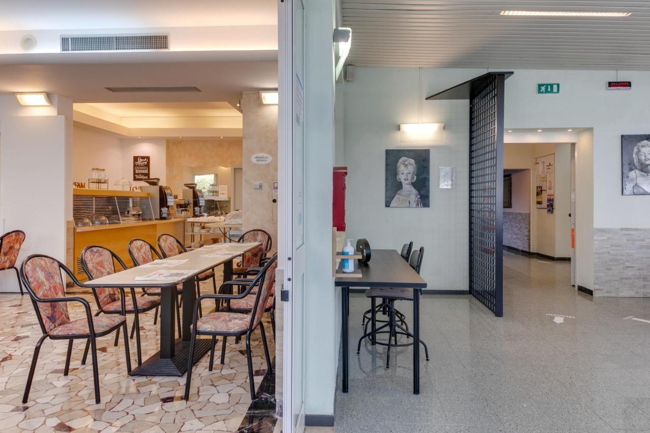 Hotel Villa Merope Rimini Luaran gambar