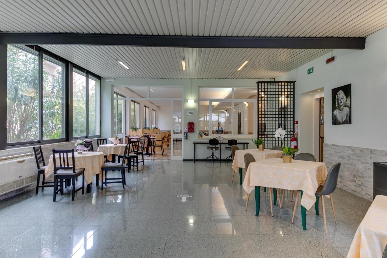 Hotel Villa Merope Rimini Luaran gambar