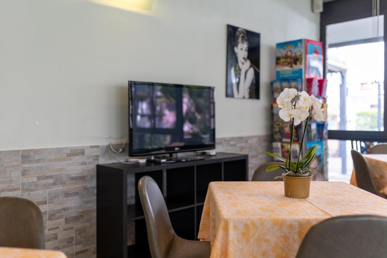 Hotel Villa Merope Rimini Luaran gambar