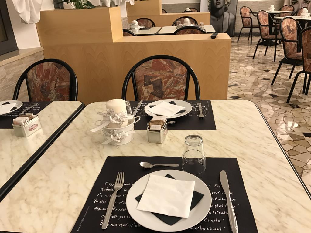 Hotel Villa Merope Rimini Luaran gambar
